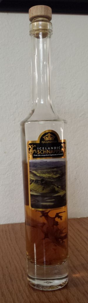 Steeped in alcohol, "Iceland moss" becomes Icelandic schnapps—definitely an acquired taste. 